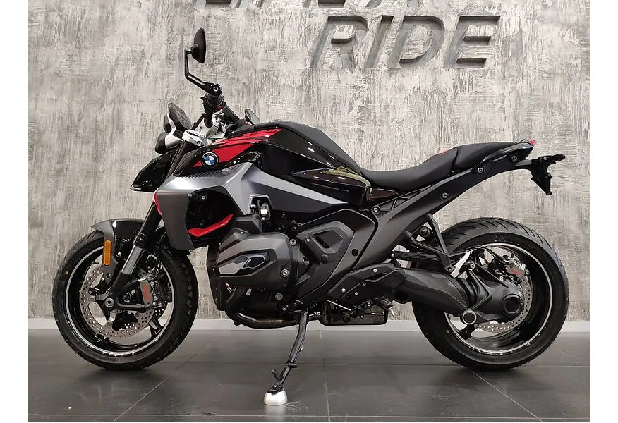 BMW Motorrad R 1300 R R 1300 R 1300 см³ (145 л.с.) (145) 1300 Черный в АВИЛОН. Слайд №3