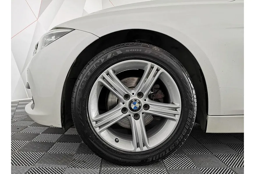 BMW 3 серия 318i AT (136 л.с.) Белый в АВИЛОН. Слайд №7