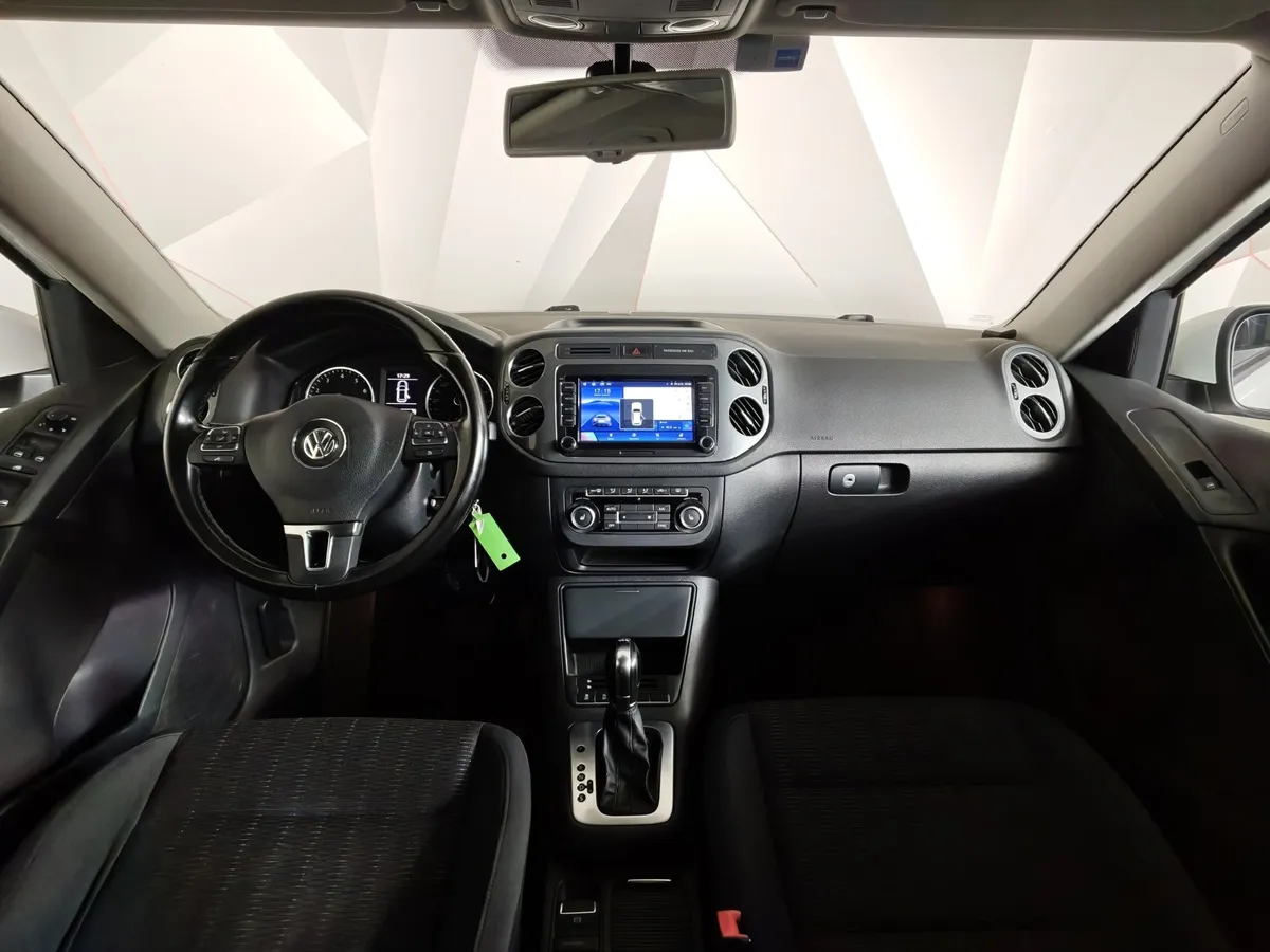 Volkswagen Tiguan 1.4 TSI BlueMotion DSG (150 л.с.) Белый в АВИЛОН. Слайд №13