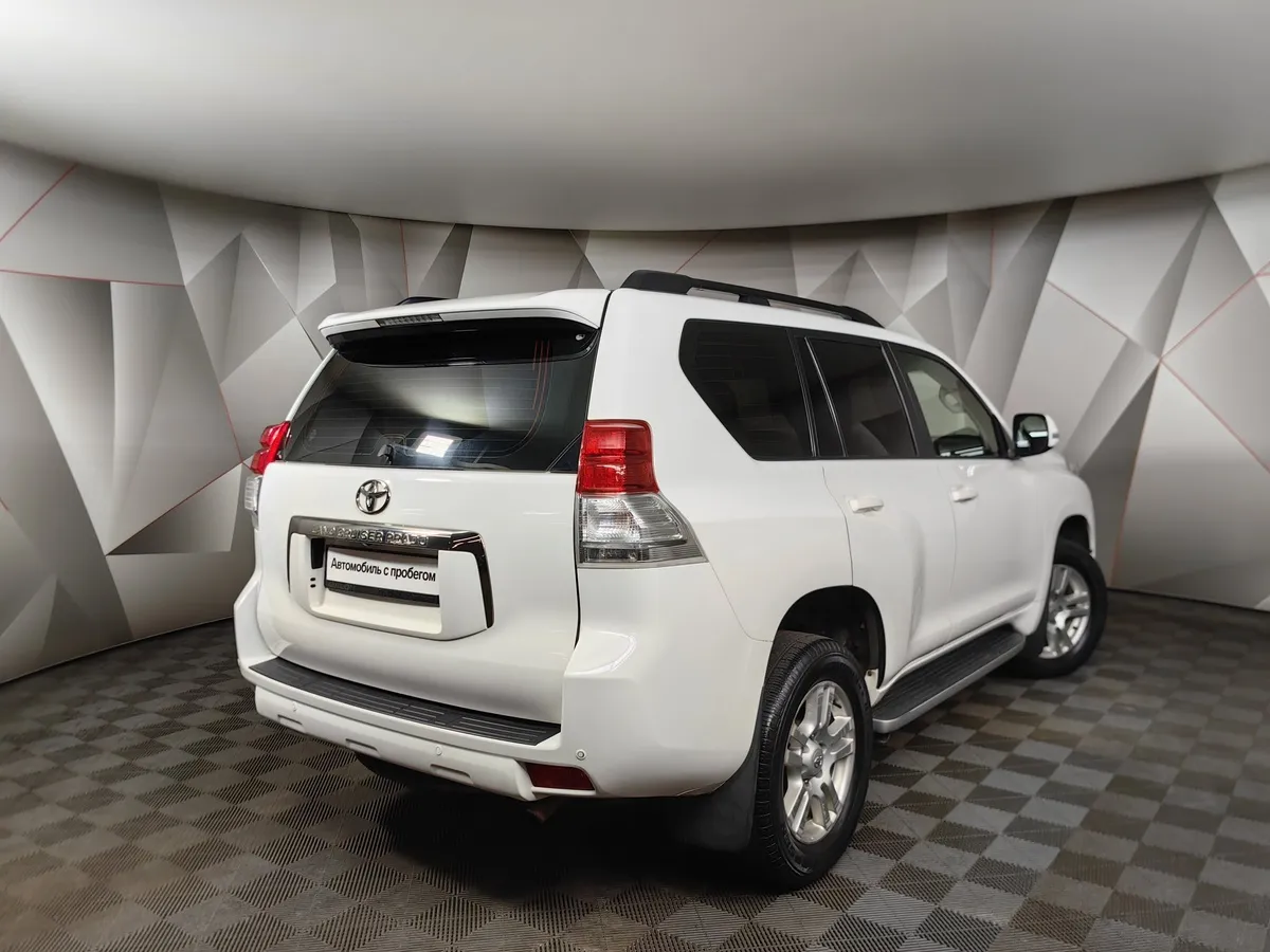 Toyota Land Cruiser Prado 3.0 D AT 4WD (5 мест) (173 л.с.) Белый в АВИЛОН. Слайд №2