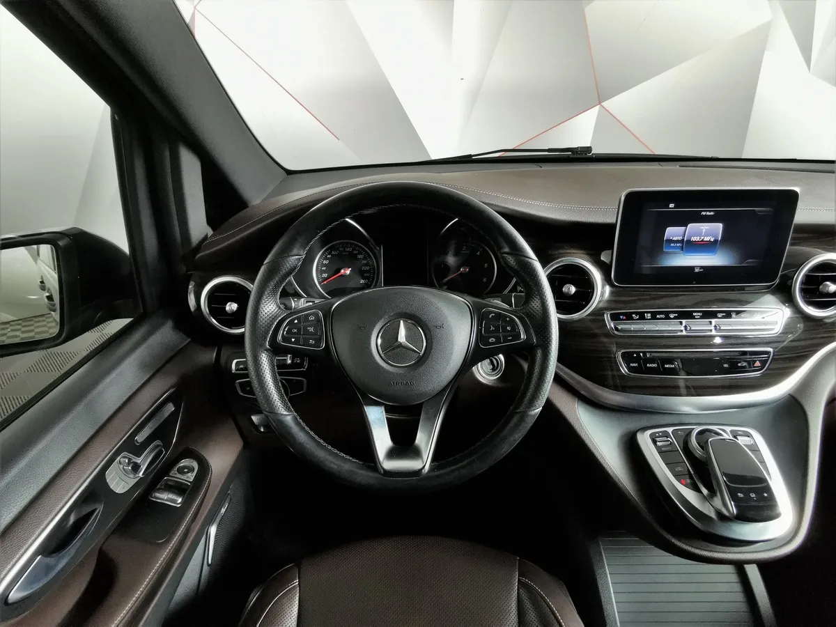 Mercedes-Benz V-Класс V 250 d AT L2 (190 л.с.) AVANTGARDE Черный в АВИЛОН. Слайд №20