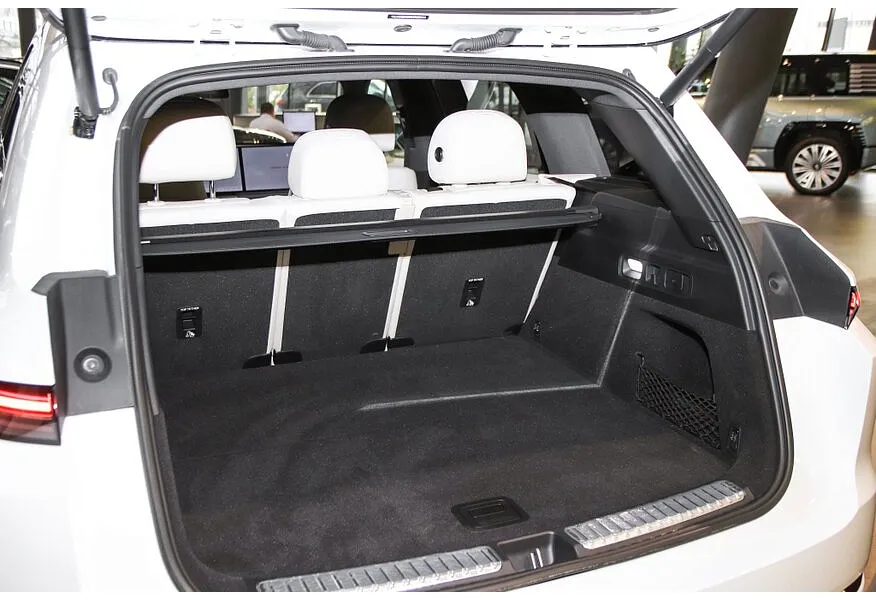 Li Auto L7 1.5 AT 4WD (449 л.с.) Ultra Белый в АВИЛОН. Слайд №18