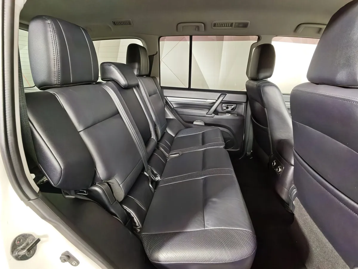 Mitsubishi Pajero 3.0 AT AWD (174 л.с.) Ultimate S46 Белый в АВИЛОН. Слайд №16