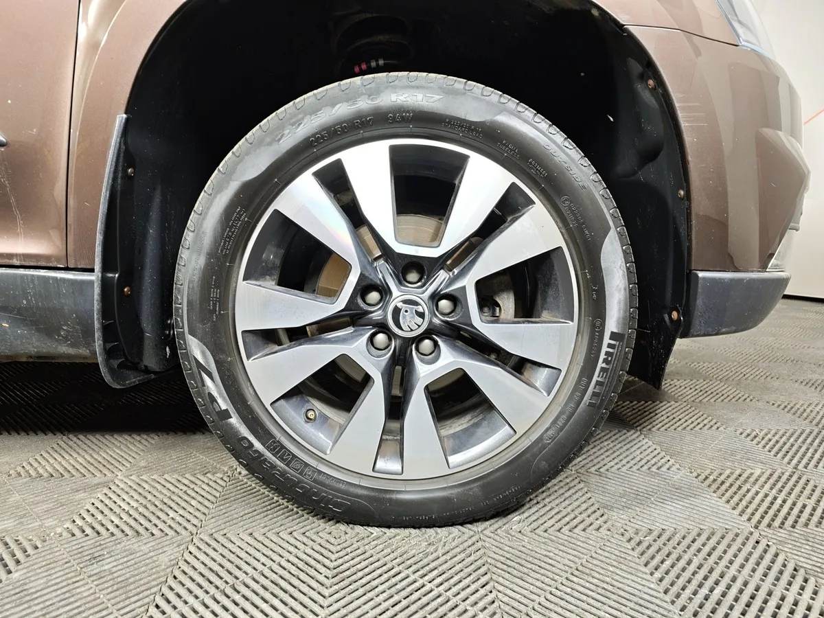 Skoda Yeti 1.6 AT (110 л.с.) Коричневый в АВИЛОН. Слайд №9