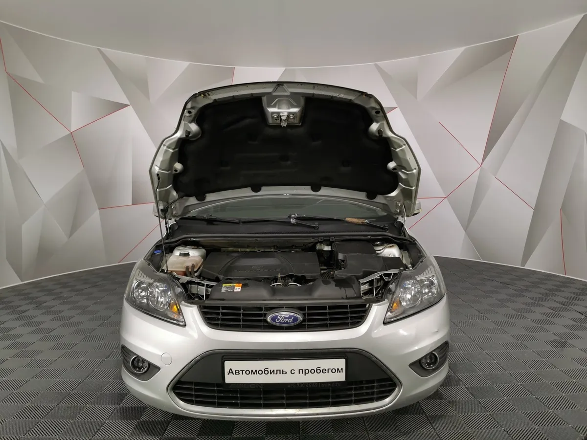 Ford Focus 1.8 MT (125 л.с.) Ghia Серебристый в АВИЛОН. Слайд №11