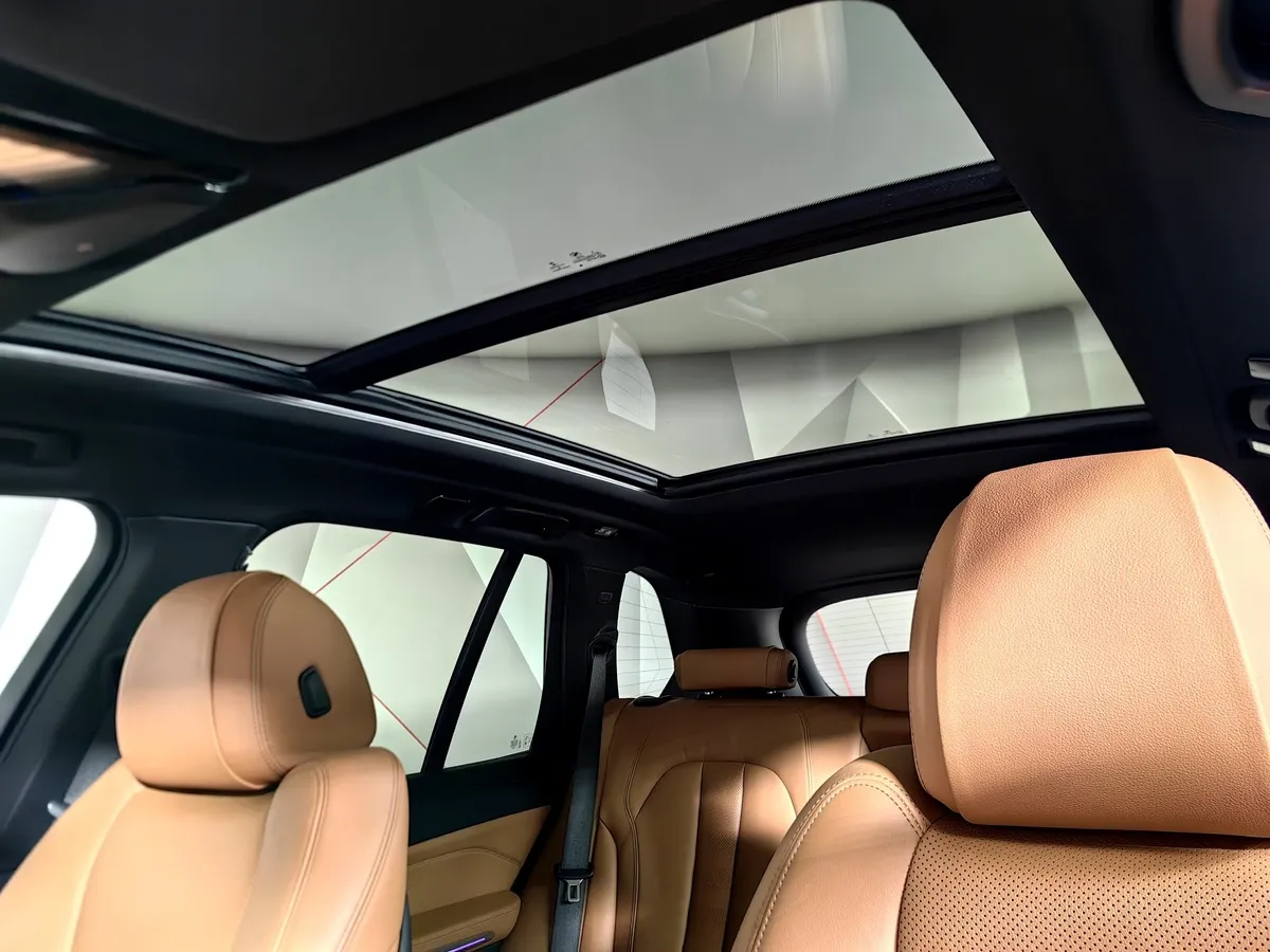 BMW X5 xDrive40d Steptronic (340 л.с.) Черный в АВИЛОН. Слайд №20