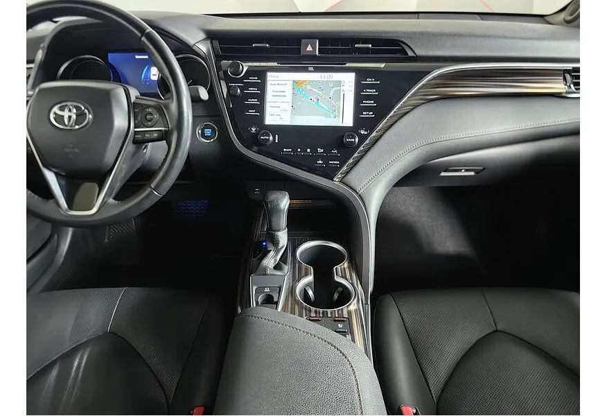 Toyota Camry 2.5 AT (181 л.с.) Черный в АВИЛОН. Слайд №9