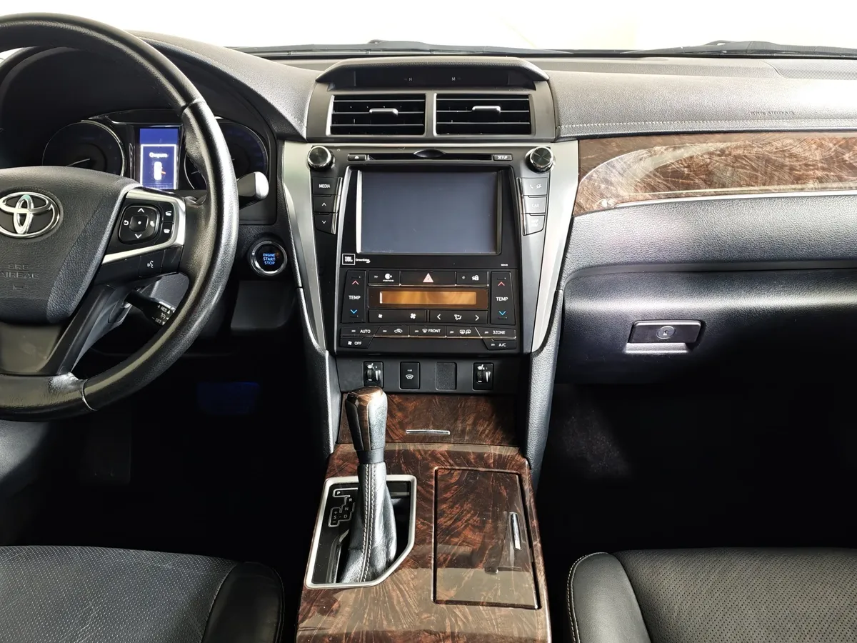 Toyota Camry 2.5 AT (181 л.с.) Классик Черный в АВИЛОН. Слайд №15