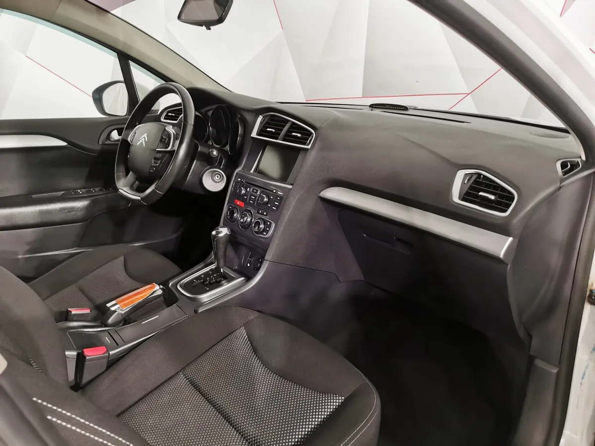 Citroen C4 1.6 THP AT (150 л.с.) Белый в АВИЛОН. Слайд №12