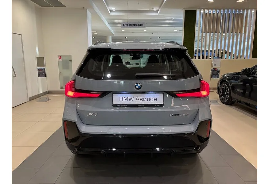 BMW X1 xDrive25 Li (204 л.с.) Серый в АВИЛОН. Слайд №4