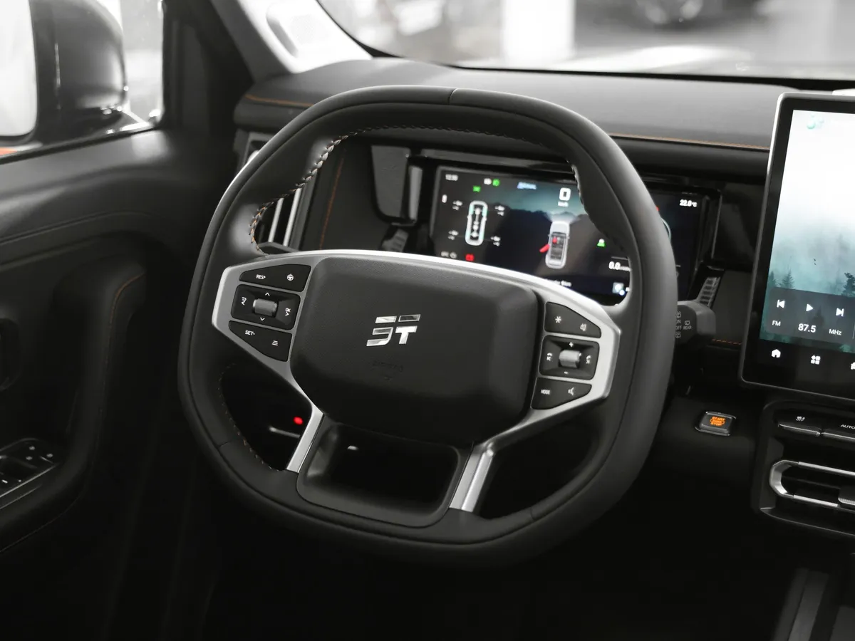 JETOUR T1 2.0T AT 4WD (245 л.с.) Лимитированная серия Черный в АВИЛОН. Слайд №7