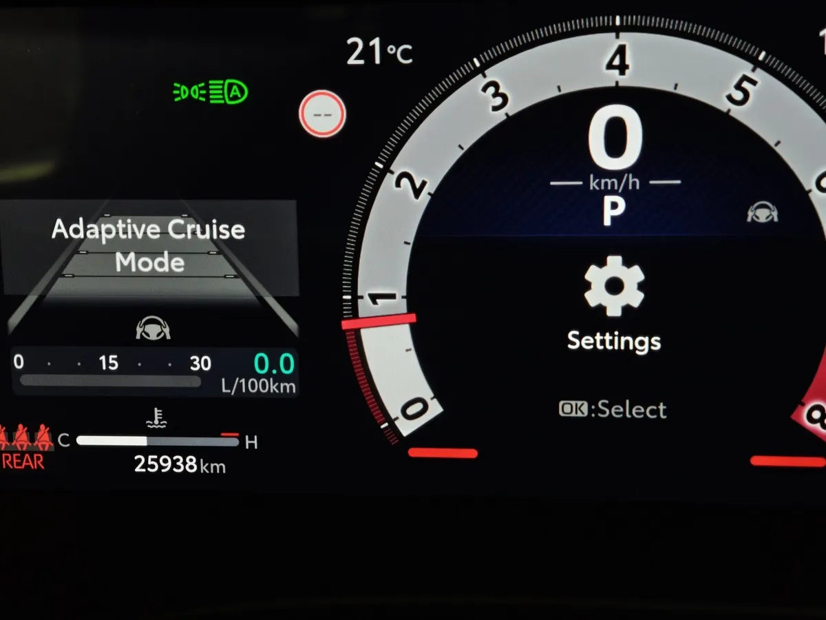 Toyota Camry 2.0 AT (173 л.с.) Sport Белый в АВИЛОН. Слайд №18