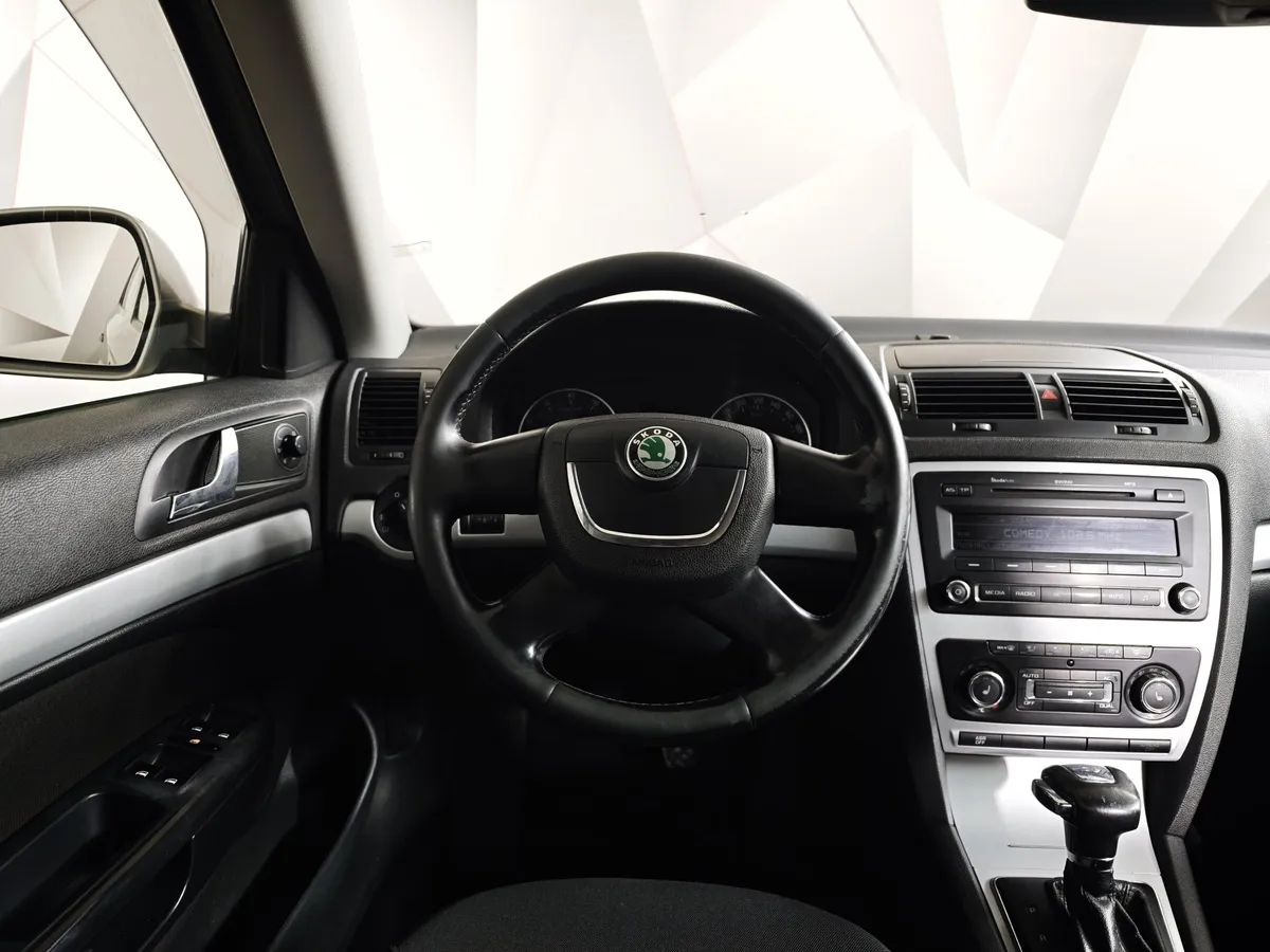 Skoda Octavia 1.6 Tiptronic (102 л.с.) Серый в АВИЛОН. Слайд №17