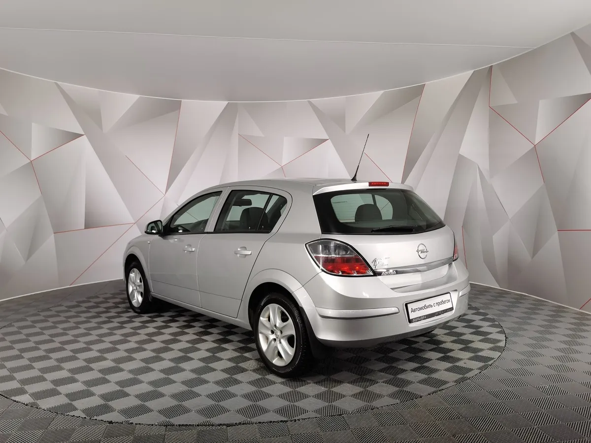 Opel Astra 1.6 MT (115 л.с.) Серебристый в АВИЛОН. Слайд №4