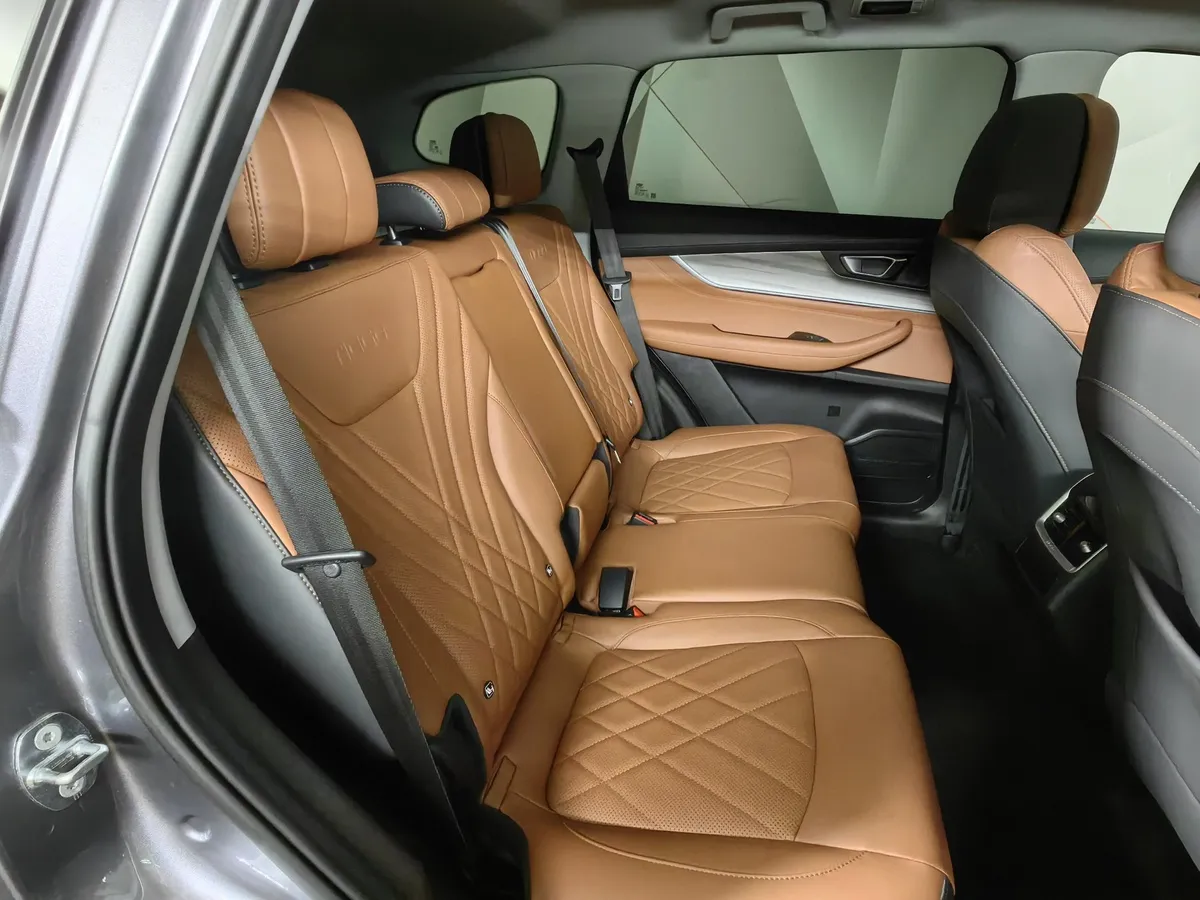 Chery Tiggo 8 Pro Max 2.0T DCT AWD (197 л.с.) Ultimate Серый в АВИЛОН. Слайд №16