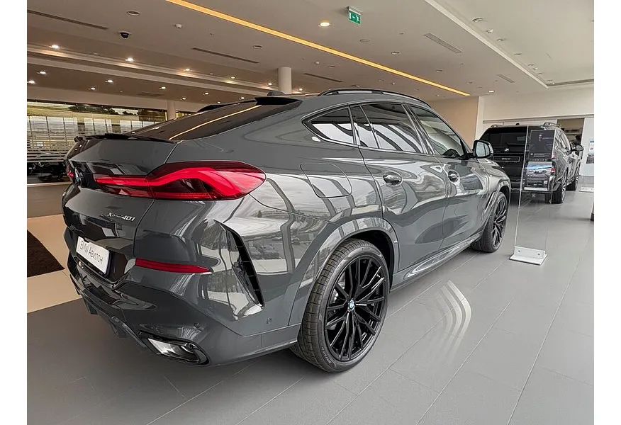 LIVE. Слайд №4