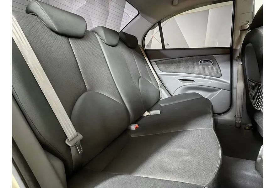 Kia Rio 1.4 AT (107 л.с.) Бежевый в АВИЛОН. Слайд №15