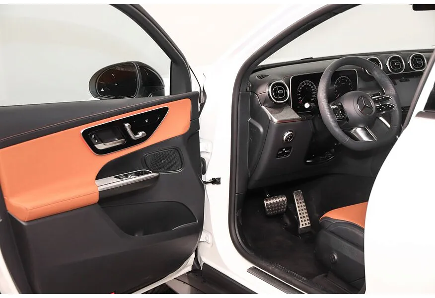 Mercedes-Benz GLC Купе 260 9G-TRONIC 4MATIC (204 л.с.) Белый в АВИЛОН. Слайд №15