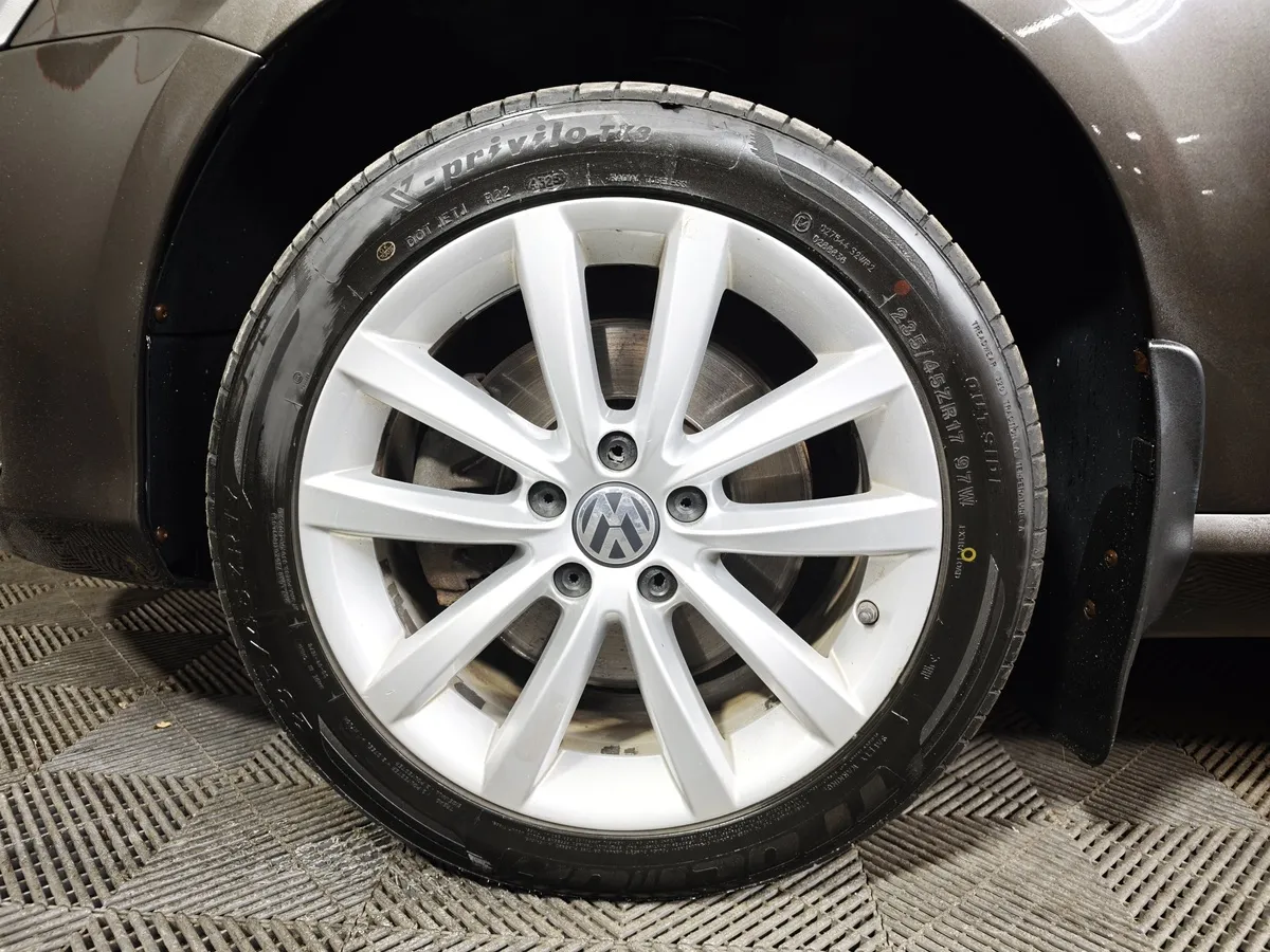 Volkswagen Passat 1.8 TSI DSG (152 л.с.) Коричневый в АВИЛОН. Слайд №9
