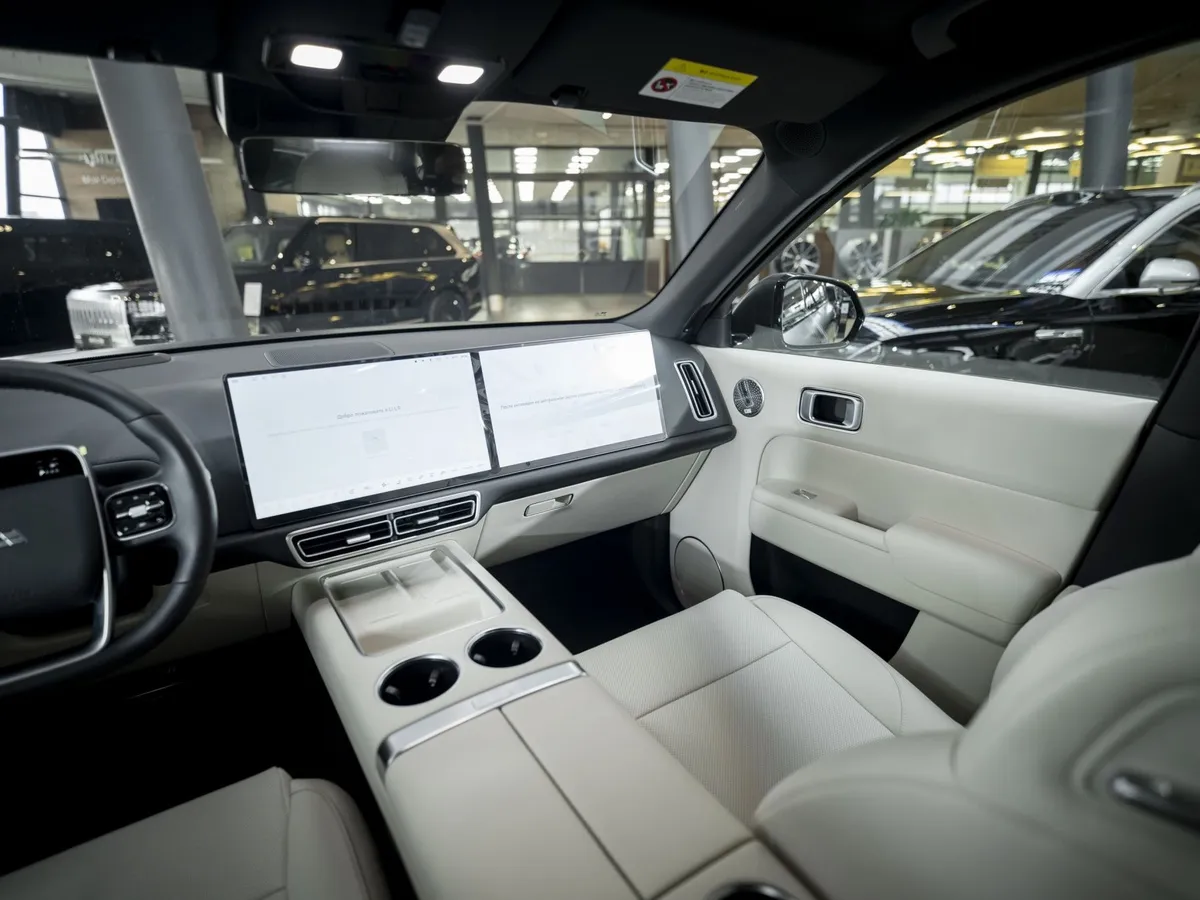 Li Auto L9 1.5 AT 4WD (449 л.с.) Ultra Черный в АВИЛОН. Слайд №8