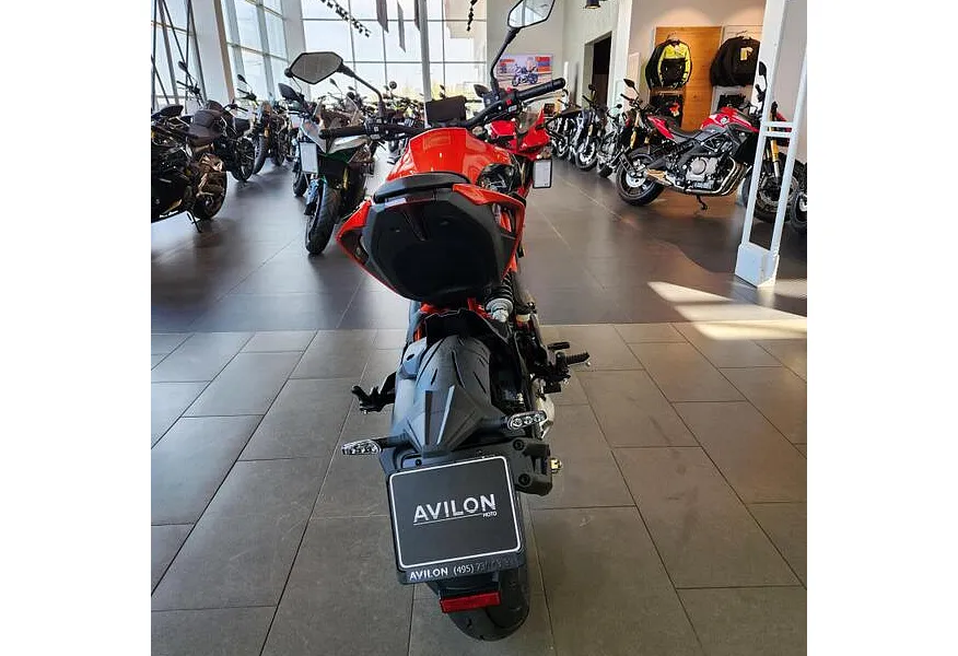 LIVE. Слайд №6