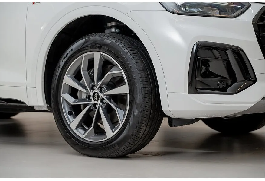 Audi Q5 L 2.0 TFSI S tronic quattro (245 л.с.) Luxury Dynamic Белый в АВИЛОН. Слайд №17