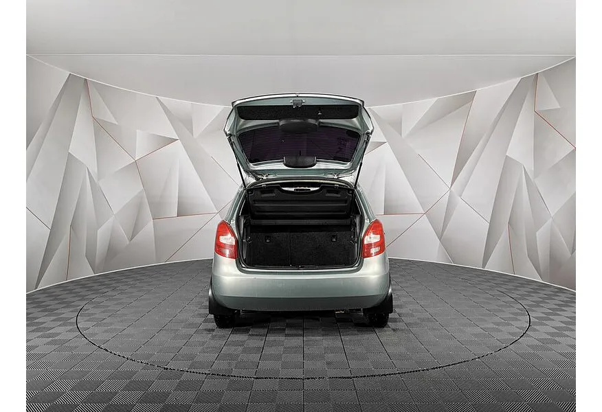 Skoda Fabia 1.4 MT (125 л.с.) Зеленый в АВИЛОН. Слайд №12