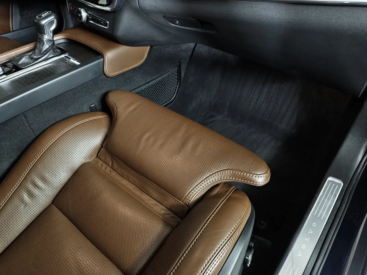 Volvo V90 Cross Country 2.0 T5 Drive-E AT AWD (249 л.с.) Plus Синий в АВИЛОН. Слайд №24