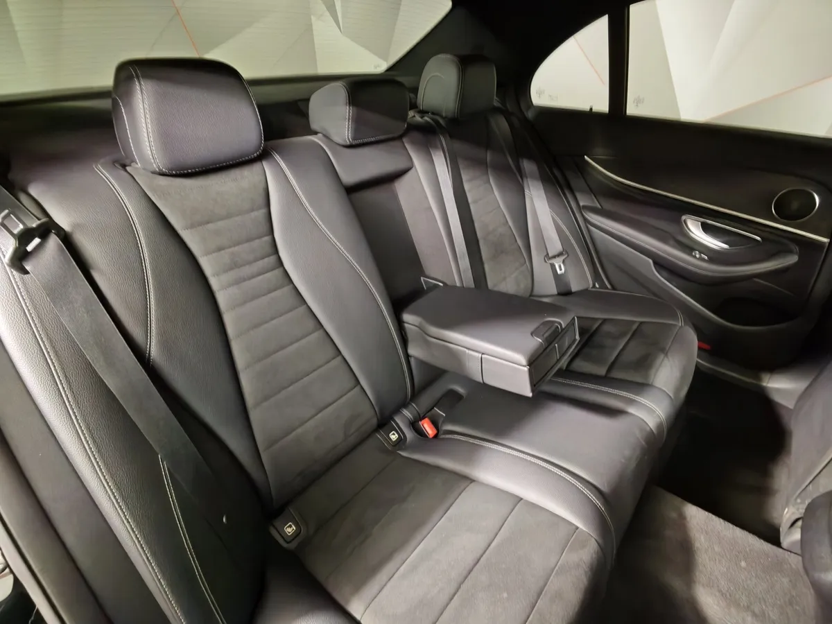 Mercedes-Benz E-Класс E 200 4MATIC 9G-TRONIC (184 л.с.) Sport Черный в АВИЛОН. Слайд №17