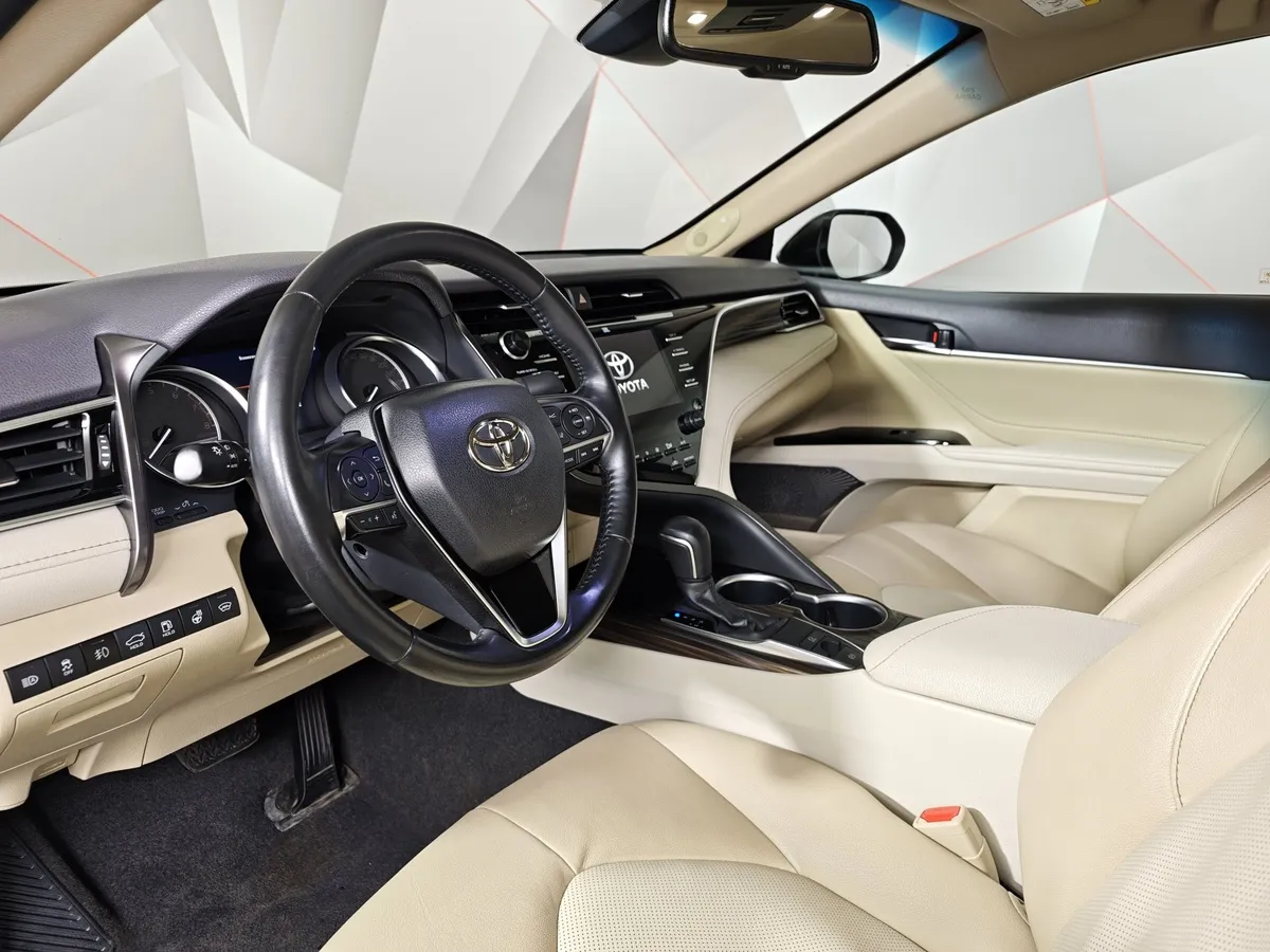 Toyota Camry 2.5 AT (181 л.с.) Черный в АВИЛОН. Слайд №19