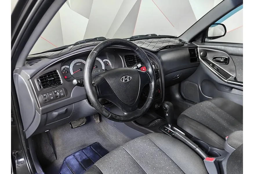 Hyundai Elantra 1.6 AT (105 л.с.) Черный в АВИЛОН. Слайд №18
