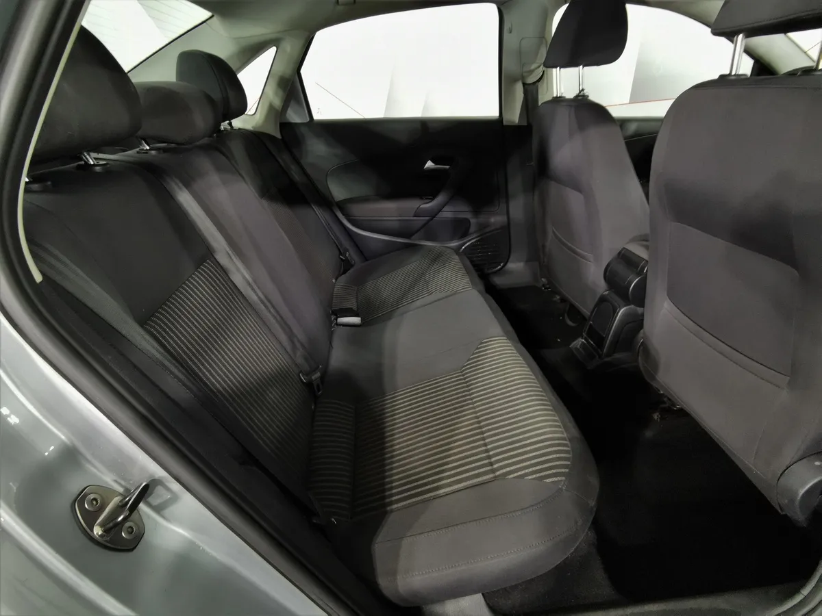 Volkswagen Polo 1.6 Tiptronic (105 л.с.) Comfortline Серебристый в АВИЛОН. Слайд №14