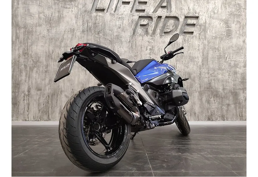 BMW Motorrad R 1300 R R 1300 R 1300 см³ (145 л.с.) (145) 1300 Синий в АВИЛОН. Слайд №6