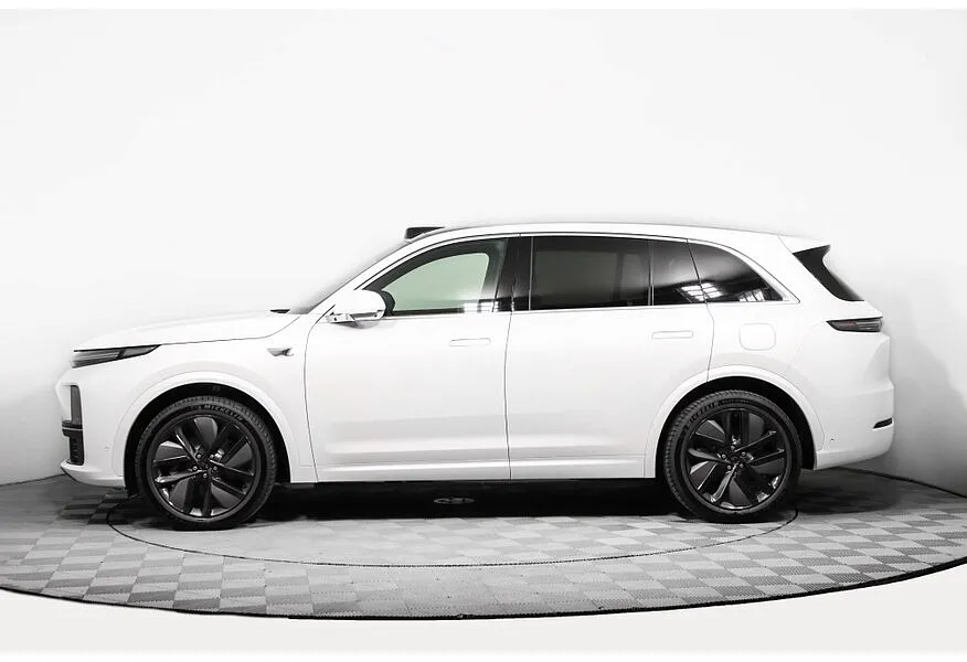 Li Auto L7 1.5 AT 4WD (449 л.с.) Ultra Белый в АВИЛОН. Слайд №2