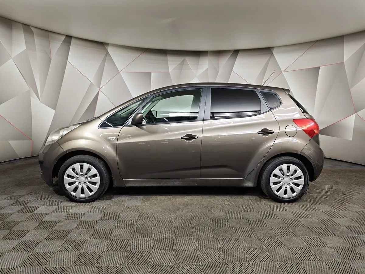 Kia Venga 1.6 AT (125 л.с.) Коричневый в АВИЛОН. Слайд №5
