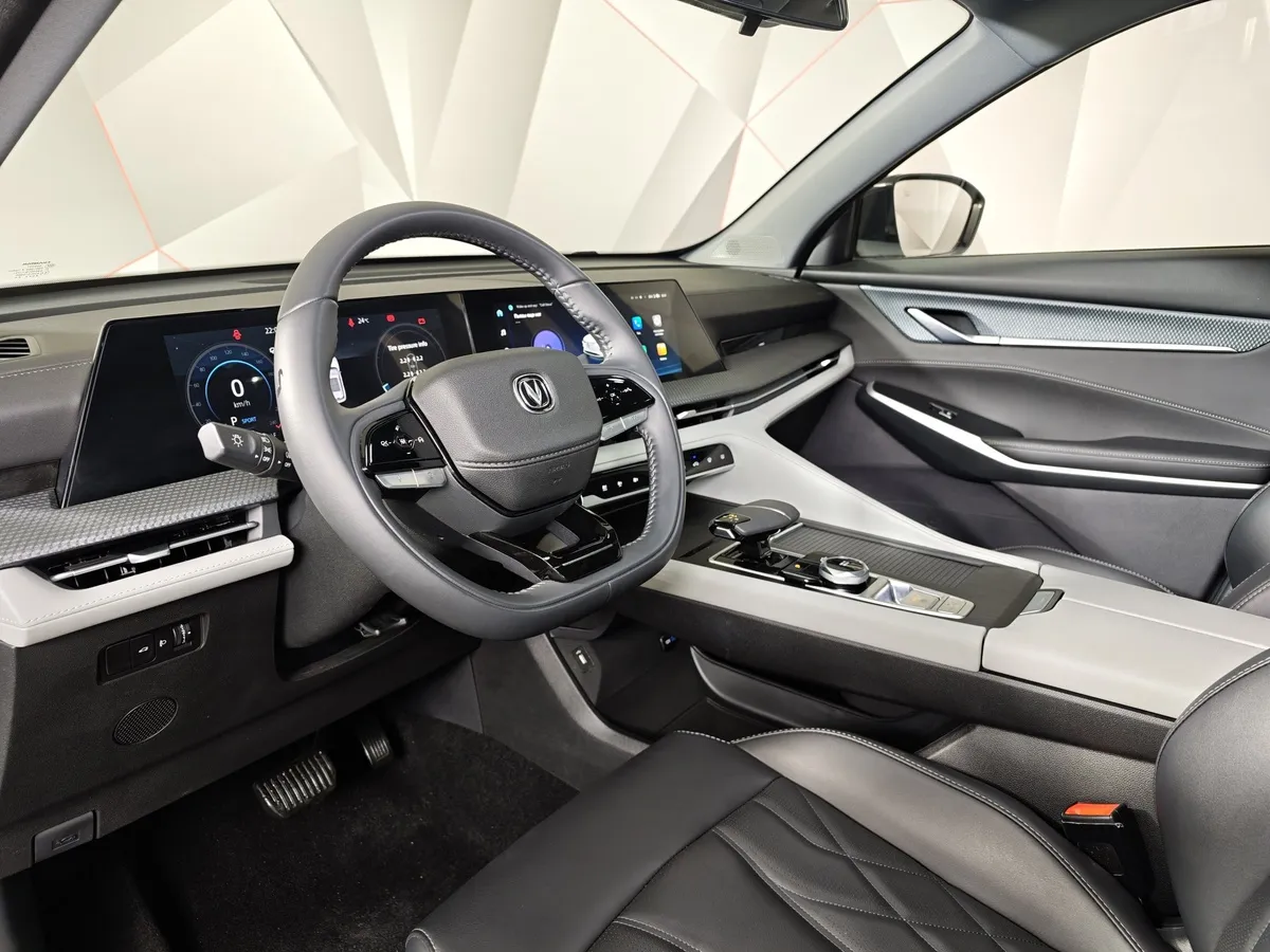 Changan CS75PLUS 2.0 AT (223 л.с.) Comfort Белый в АВИЛОН. Слайд №18