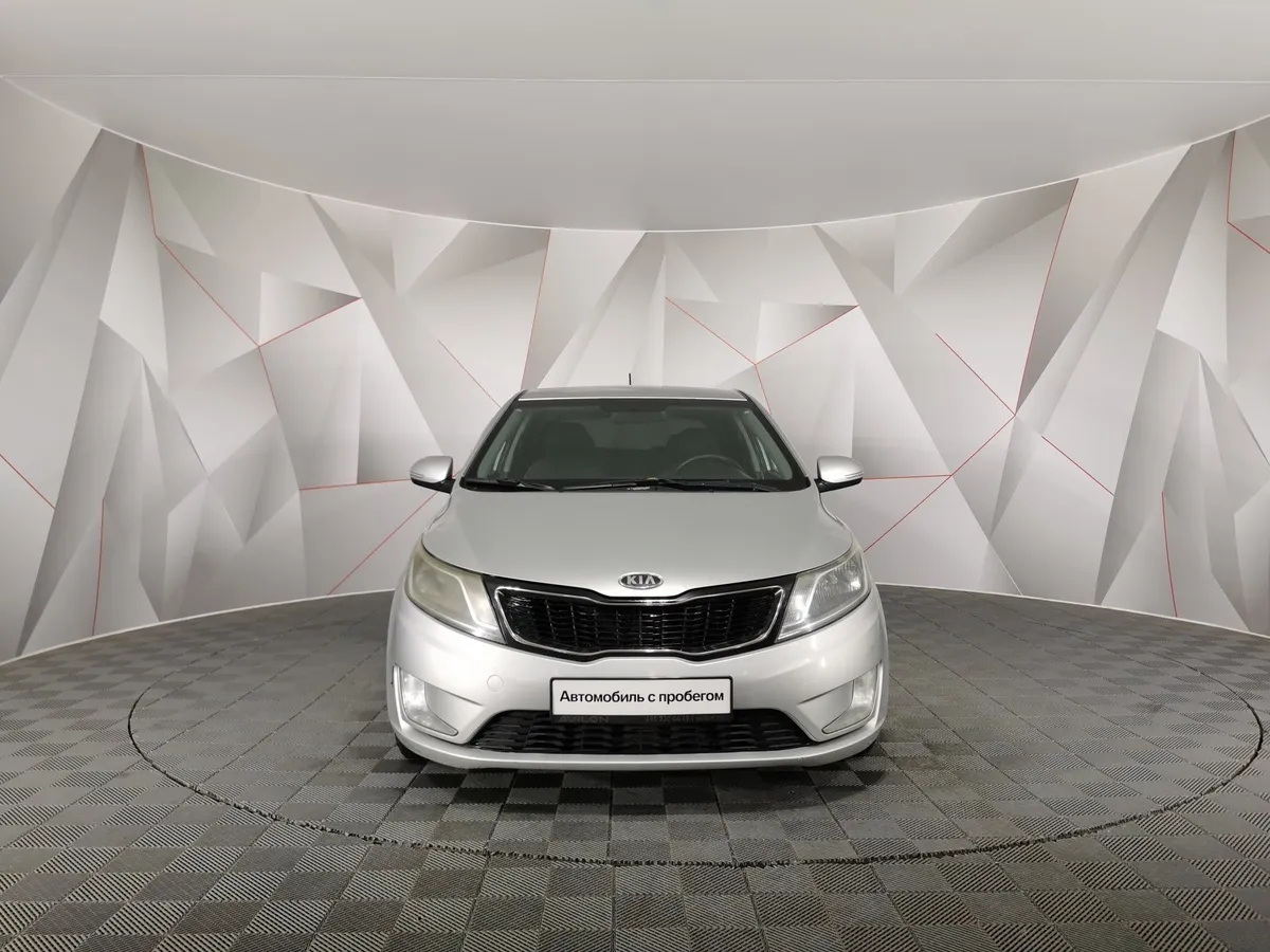 Kia Rio 1.6 AT (123 л.с.) Серебристый в АВИЛОН. Слайд №7