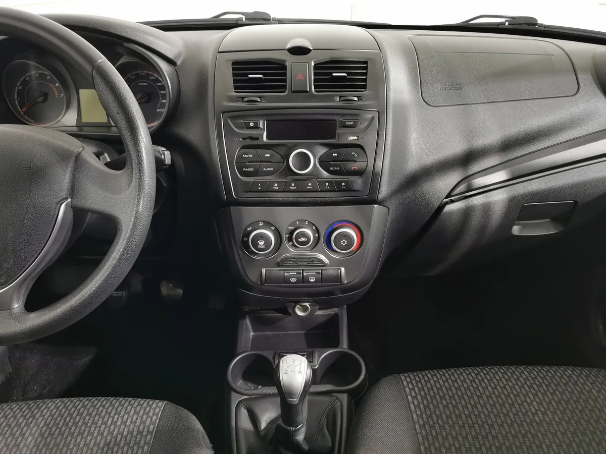 ВАЗ (Lada) Kalina 1.6 MT 16 кл (Евро-4) (98 л.с.) Золотой в АВИЛОН. Слайд №14