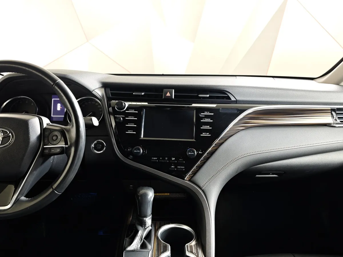 Toyota Camry 2.5 AT (181 л.с.) Черный в АВИЛОН. Слайд №15