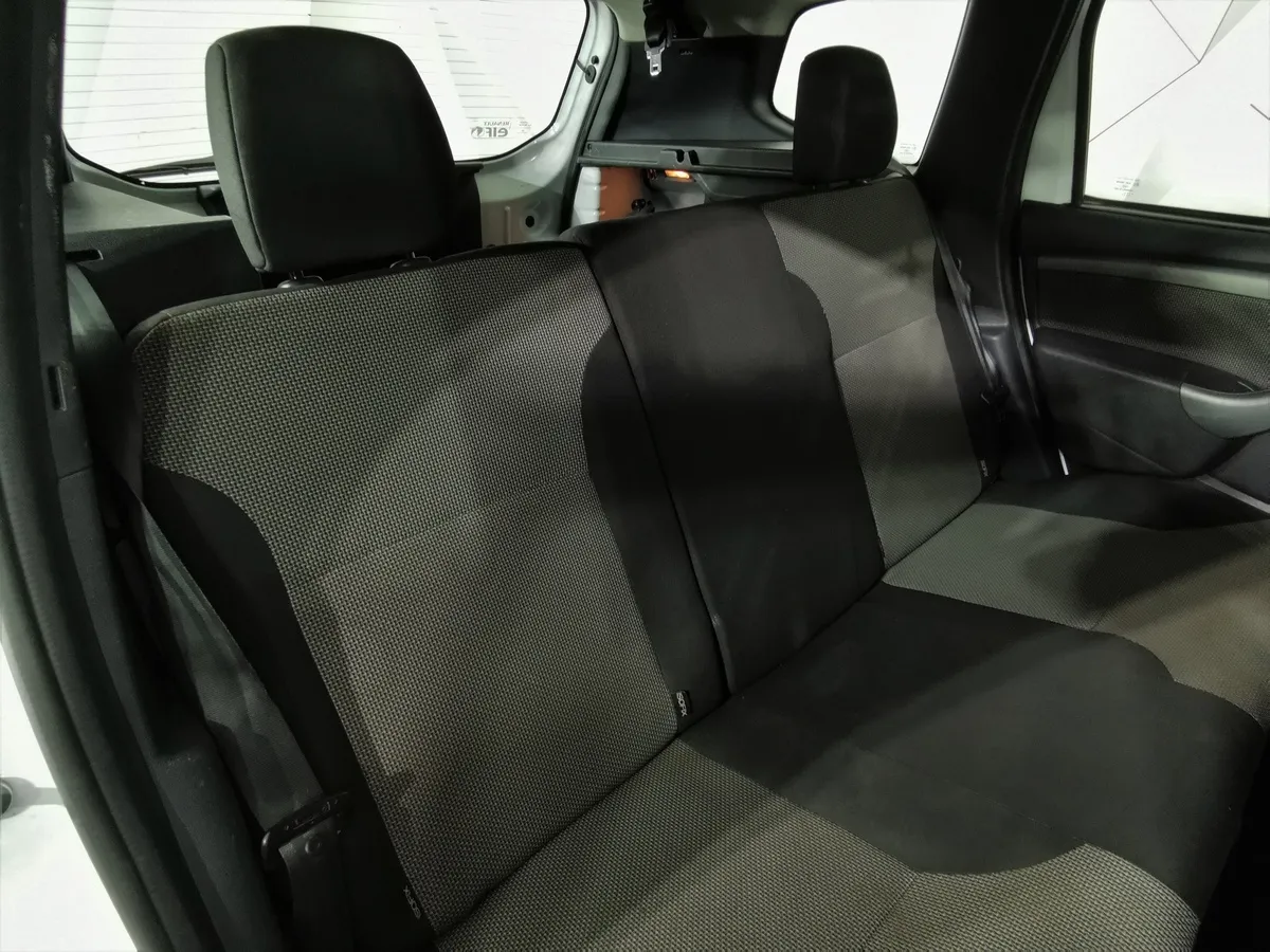 Renault Duster 2.0 AT 4x4 (143 л.с.) Luxe Privilege Белый в АВИЛОН. Слайд №15