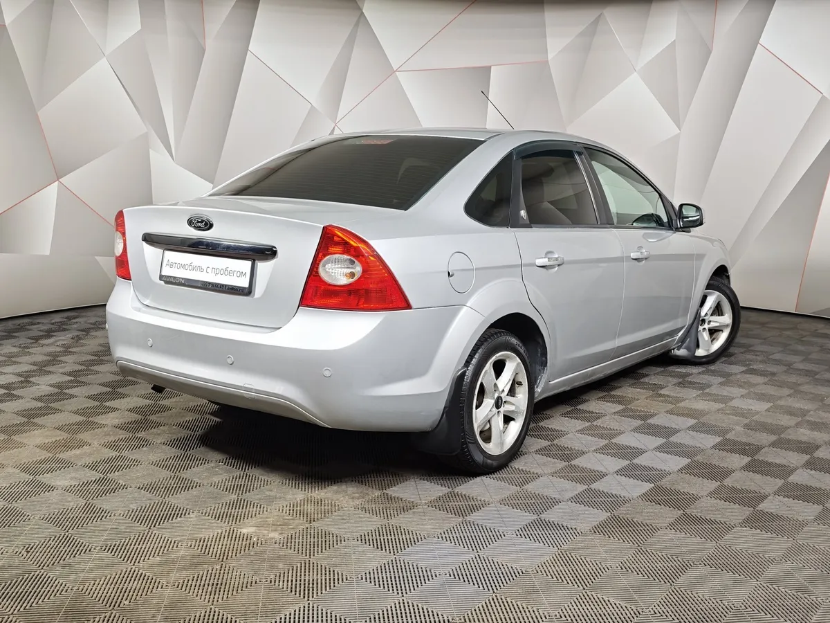 Ford Focus 2.0 AT (145 л.с.) Серебристый в АВИЛОН. Слайд №2