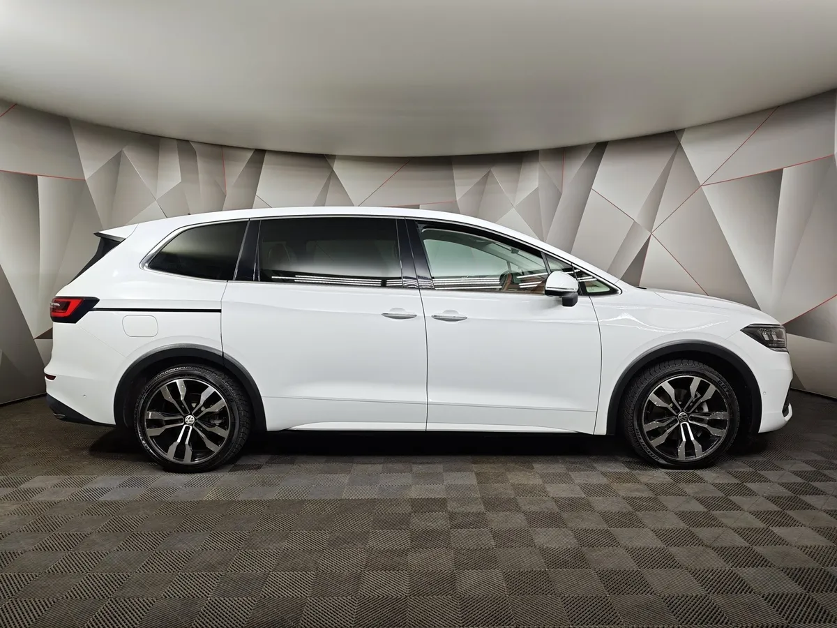 Volkswagen Viloran 380 TSI 2.0 AMT (220 л.с.) Premium Edition Белый в АВИЛОН. Слайд №6