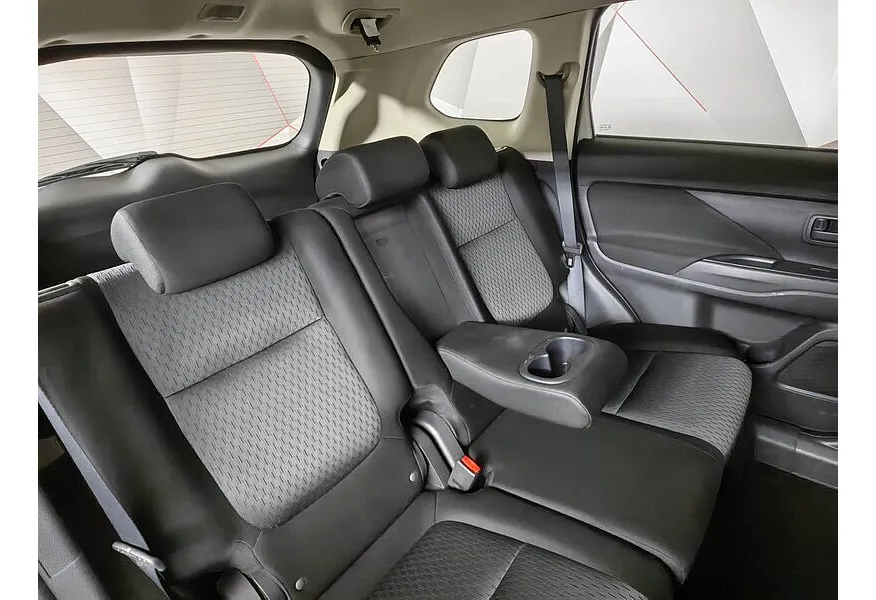 Mitsubishi Outlander 2.0 CVT 4WD (146 л.с.) Белый в АВИЛОН. Слайд №16