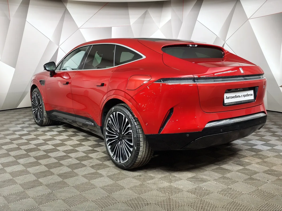Avatr 11 Long Range Dual Motor AT 4WD (309 л.с.)  Luxury Edition  Красный в АВИЛОН. Слайд №4