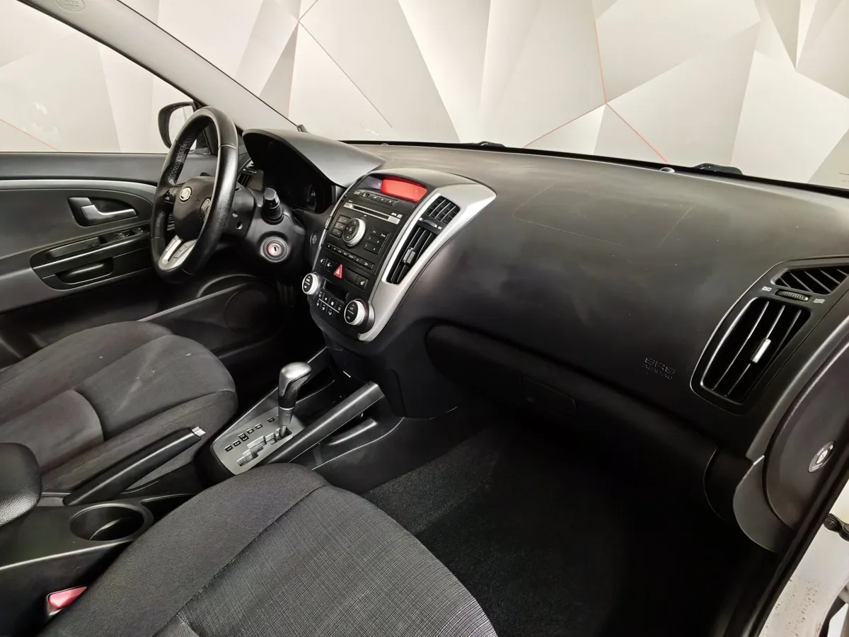Kia Ceed 1.6 AT (122 л.с.) Белый в АВИЛОН. Слайд №13