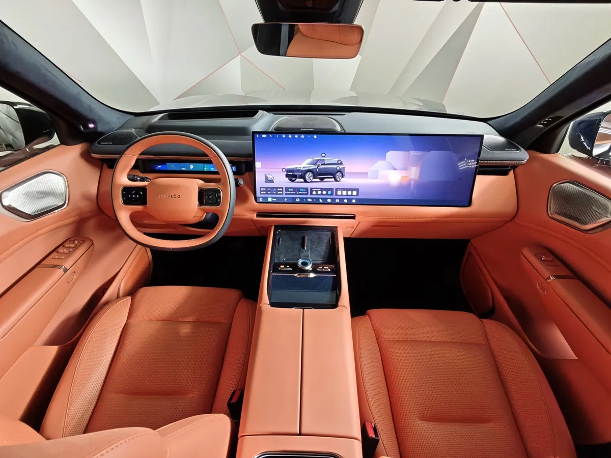 Lynk & Co 900 2.0 AT 4WD (884 л.с.) Ultra Черный в АВИЛОН. Слайд №13