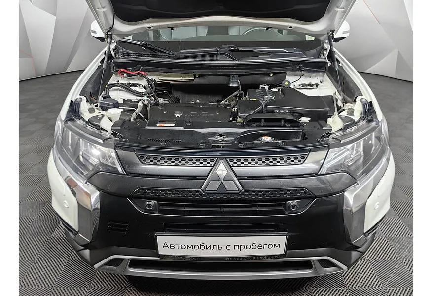 АВИЛОН - Mitsubishi Outlander 2.4 CVT 4WD (167 л.с.) Белый - slide 21