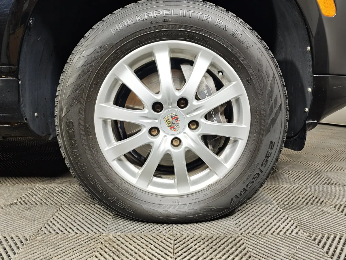 Porsche Cayenne 3.2 MT (250 л.с.) Черный в АВИЛОН. Слайд №9