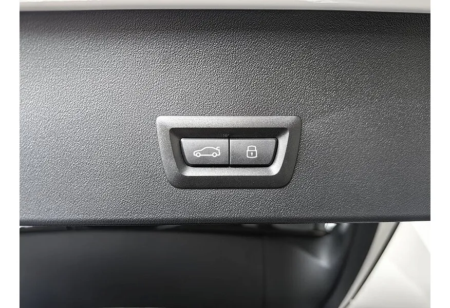 BMW X3 xDrive30L AT (258 л.с.) Белый в АВИЛОН. Слайд №16 BMW X3 xDrive30L AT (258 л.с.) Белый в АВИЛОН. Слайд №16