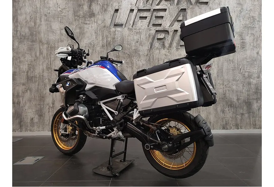 LIVE. Слайд №5